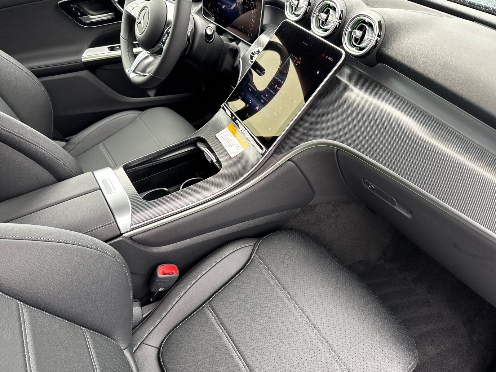 new 2025 Mercedes-Benz GLC car