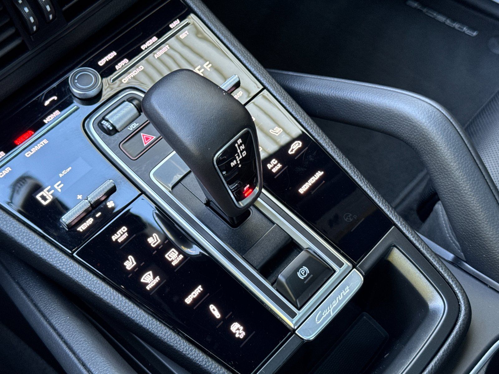 used 2021 Porsche Cayenne car, priced at $53,998