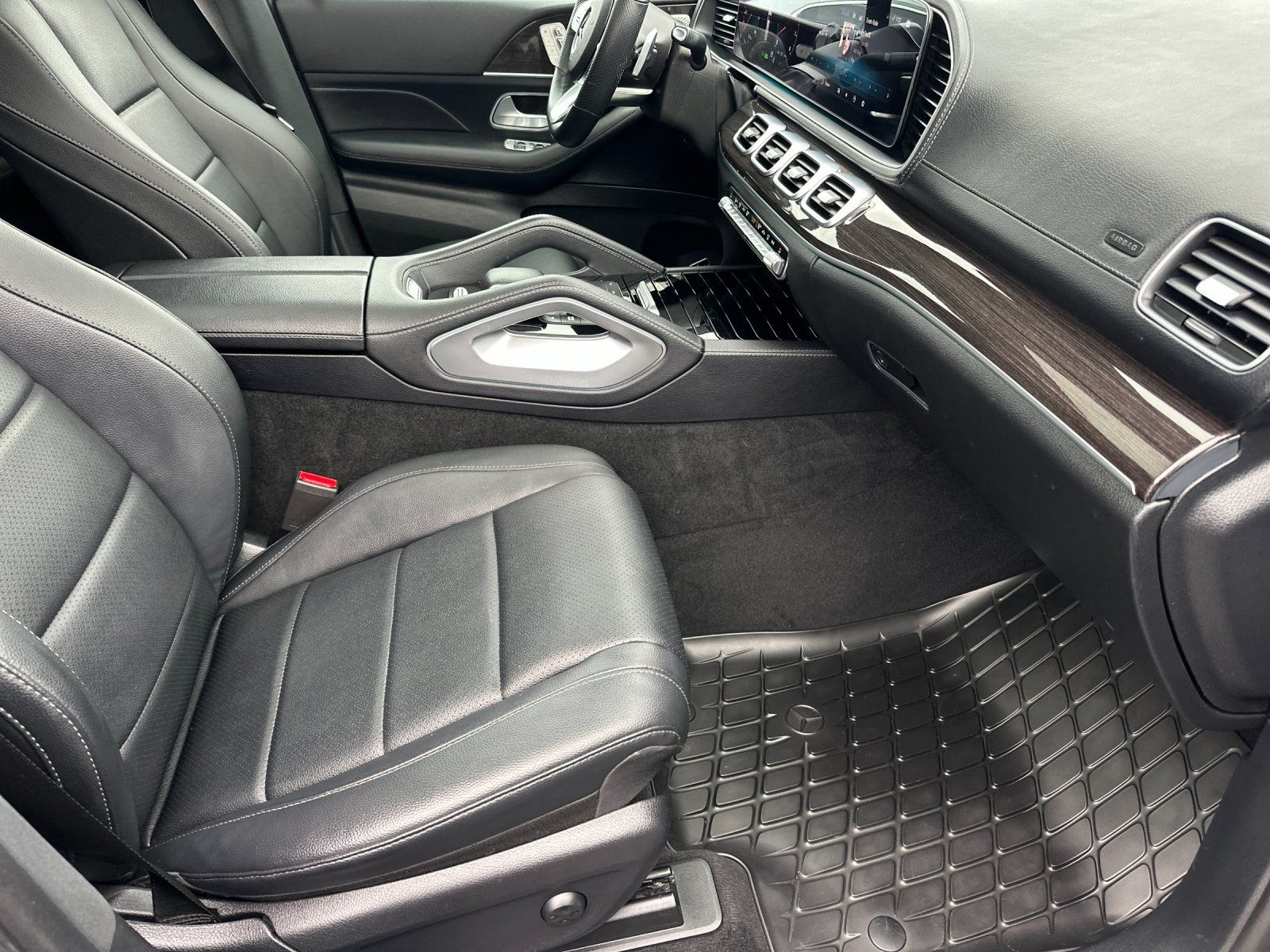 used 2022 Mercedes-Benz GLS car, priced at $59,988