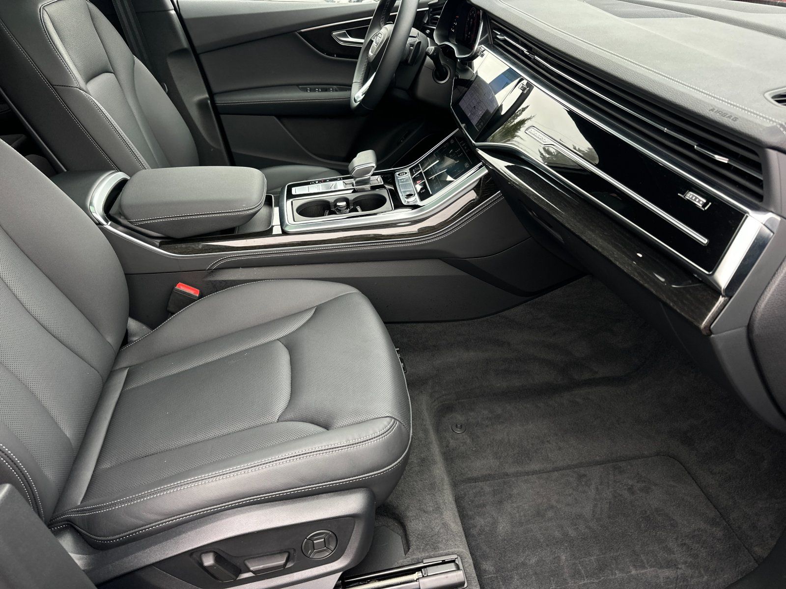 used 2025 Audi Q7 car, priced at $62,990