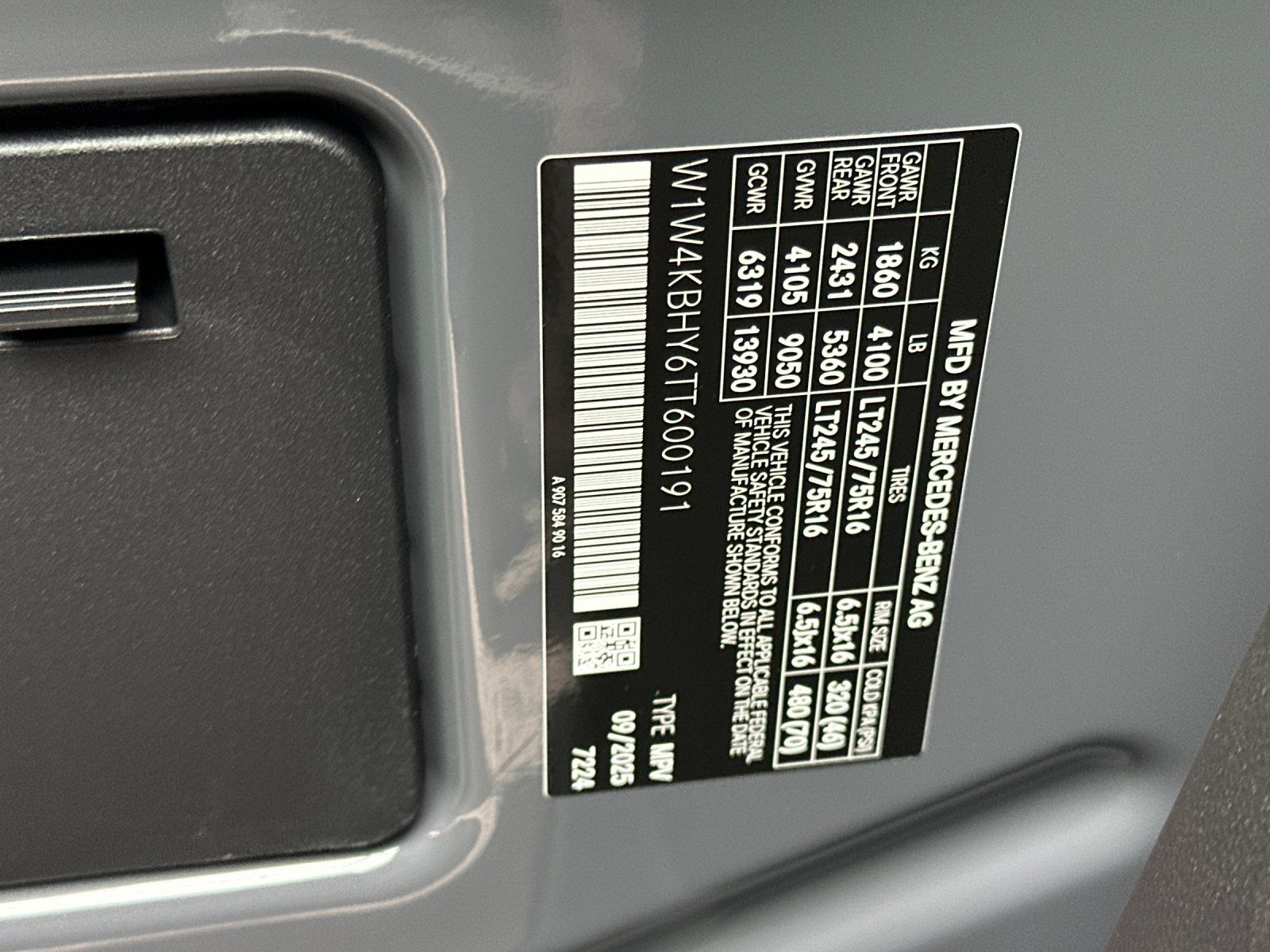 new 2026 Mercedes-Benz Sprinter 2500 car