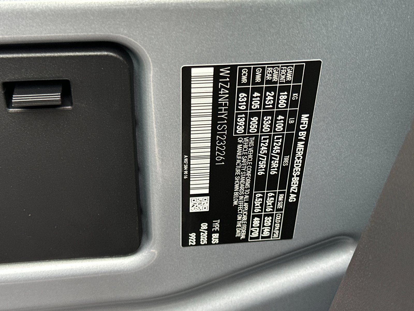 new 2025 Mercedes-Benz Sprinter 2500 car