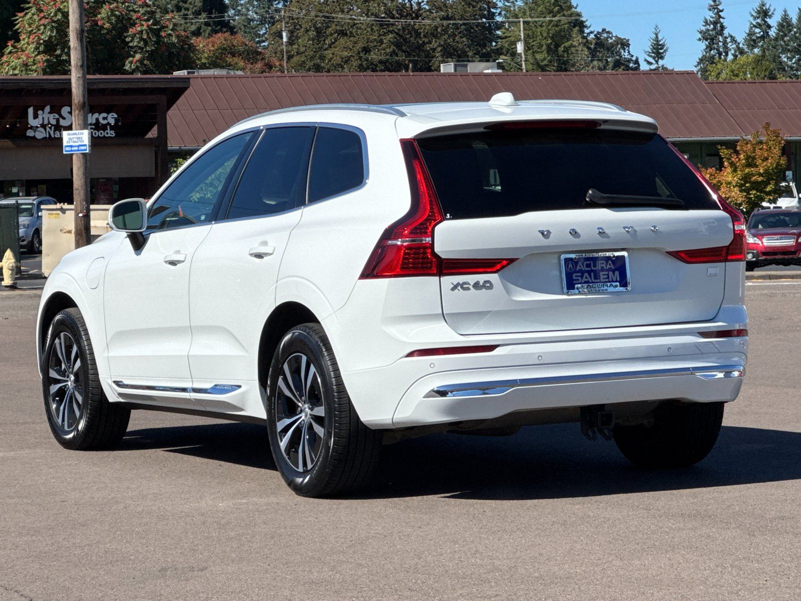 used 2022 Volvo XC60 Recharge Plug-In Hybrid car, priced at $33,498