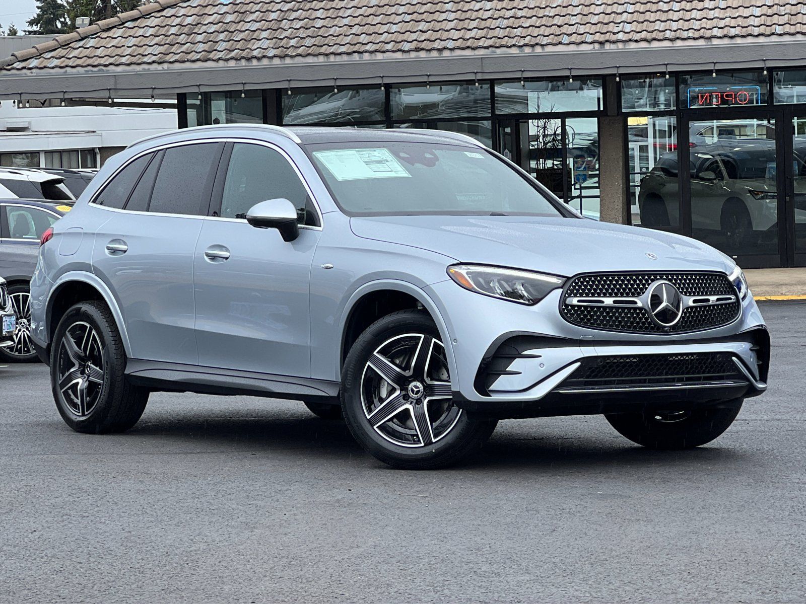 new 2025 Mercedes-Benz GLC car
