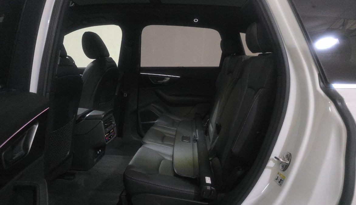 used 2025 Audi Q7 car, priced at $58,998