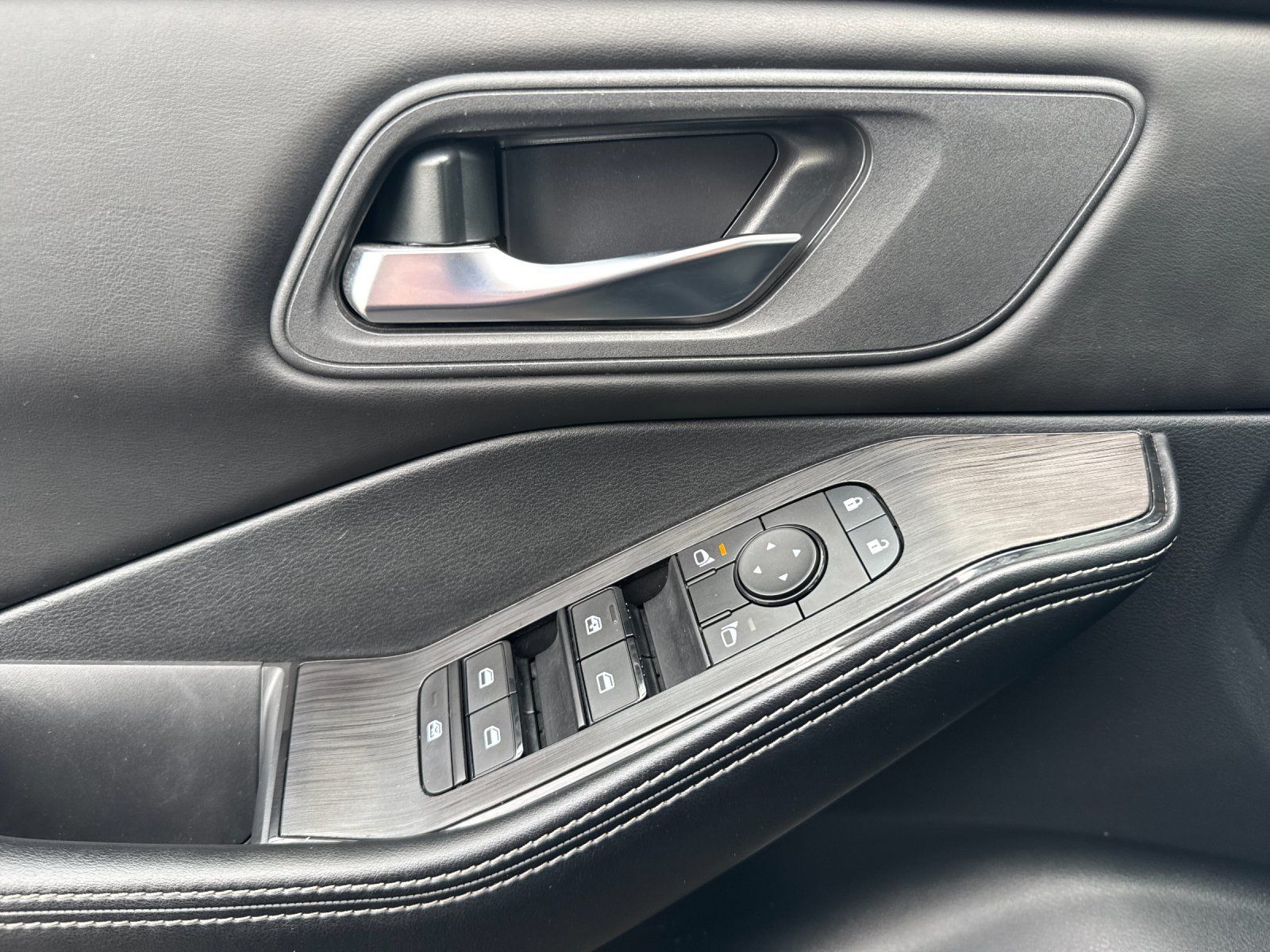 used 2024 Nissan Rogue car, priced at $21,998