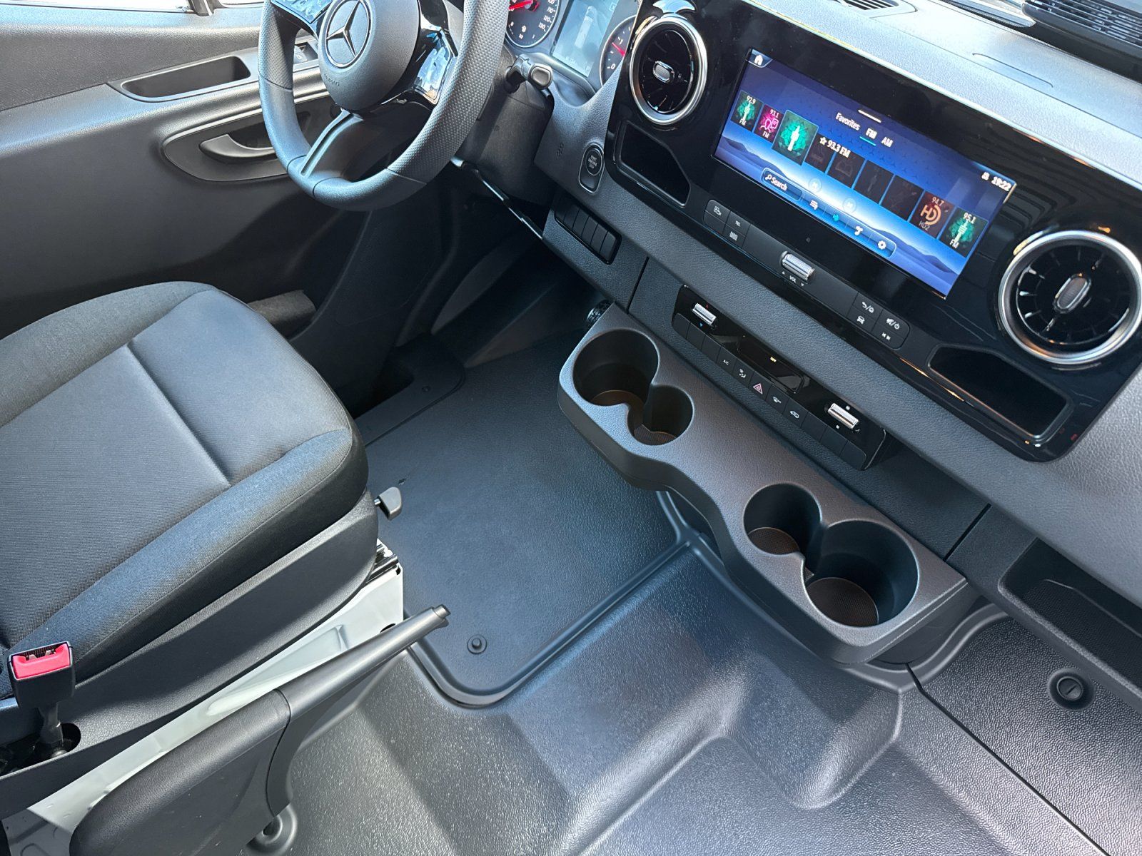 new 2025 Mercedes-Benz Sprinter 2500 car