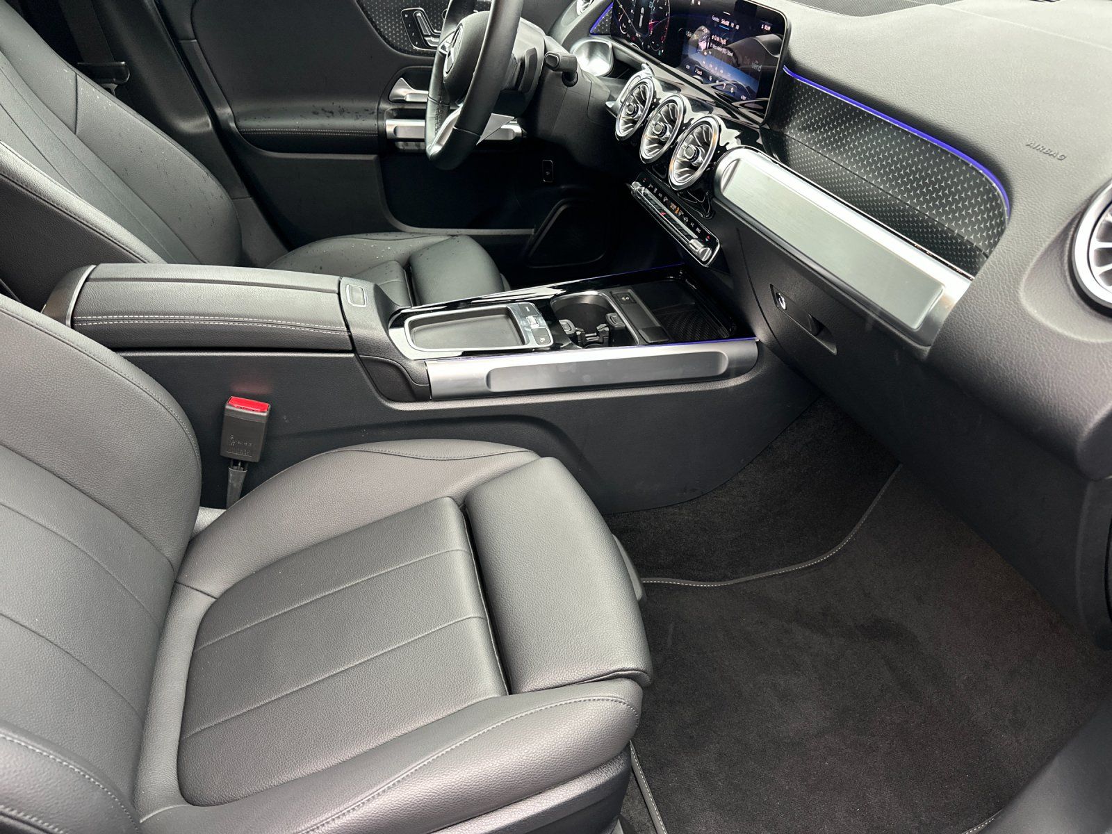 used 2025 Mercedes-Benz GLB car, priced at $41,998