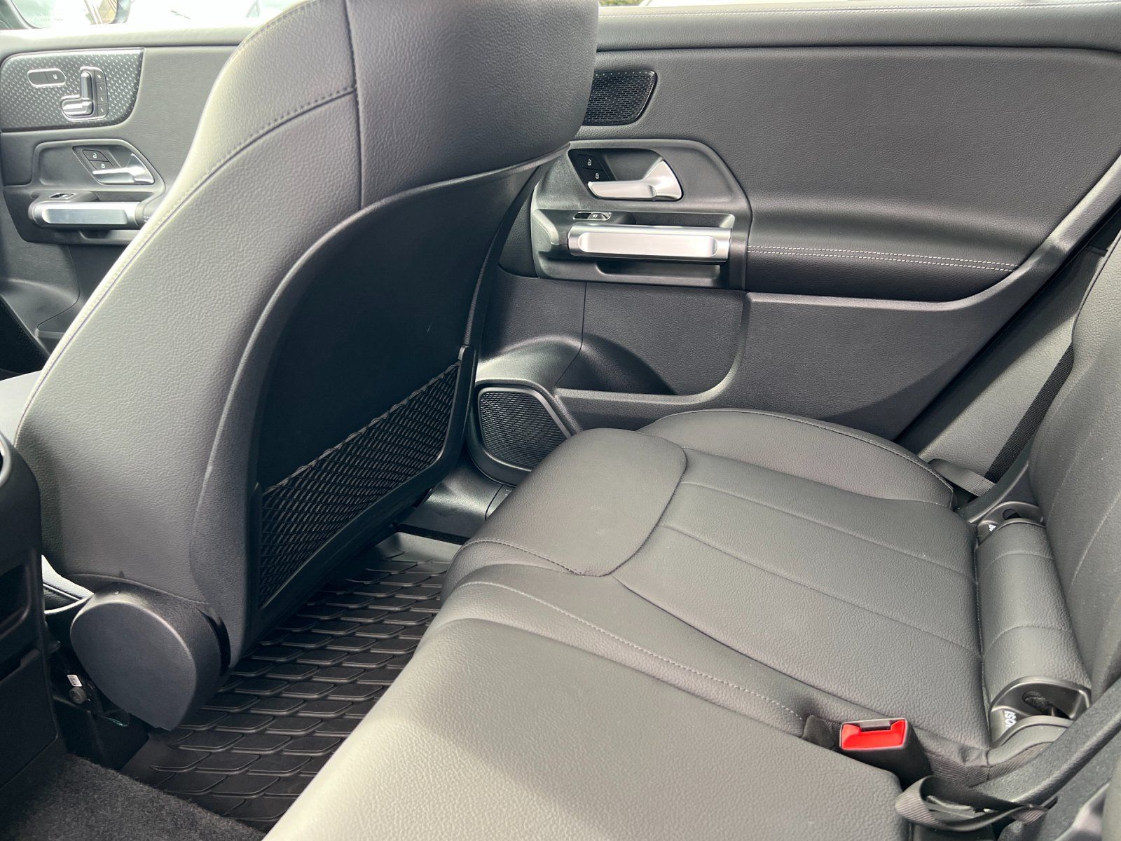 used 2024 Mercedes-Benz GLB car, priced at $40,998