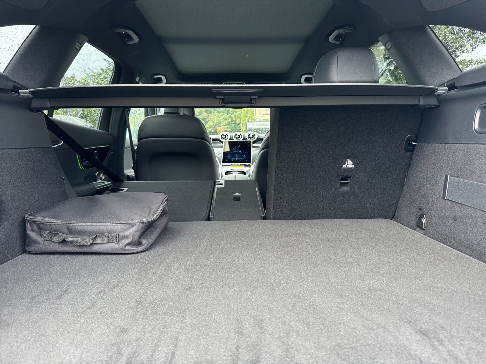 new 2025 Mercedes-Benz GLC car