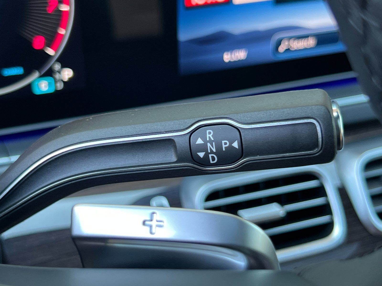 new 2025 Mercedes-Benz GLS car