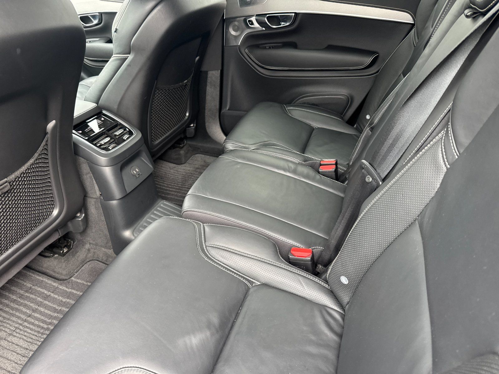 used 2022 Volvo XC90 Recharge Plug-In Hybrid car, priced at $45,998