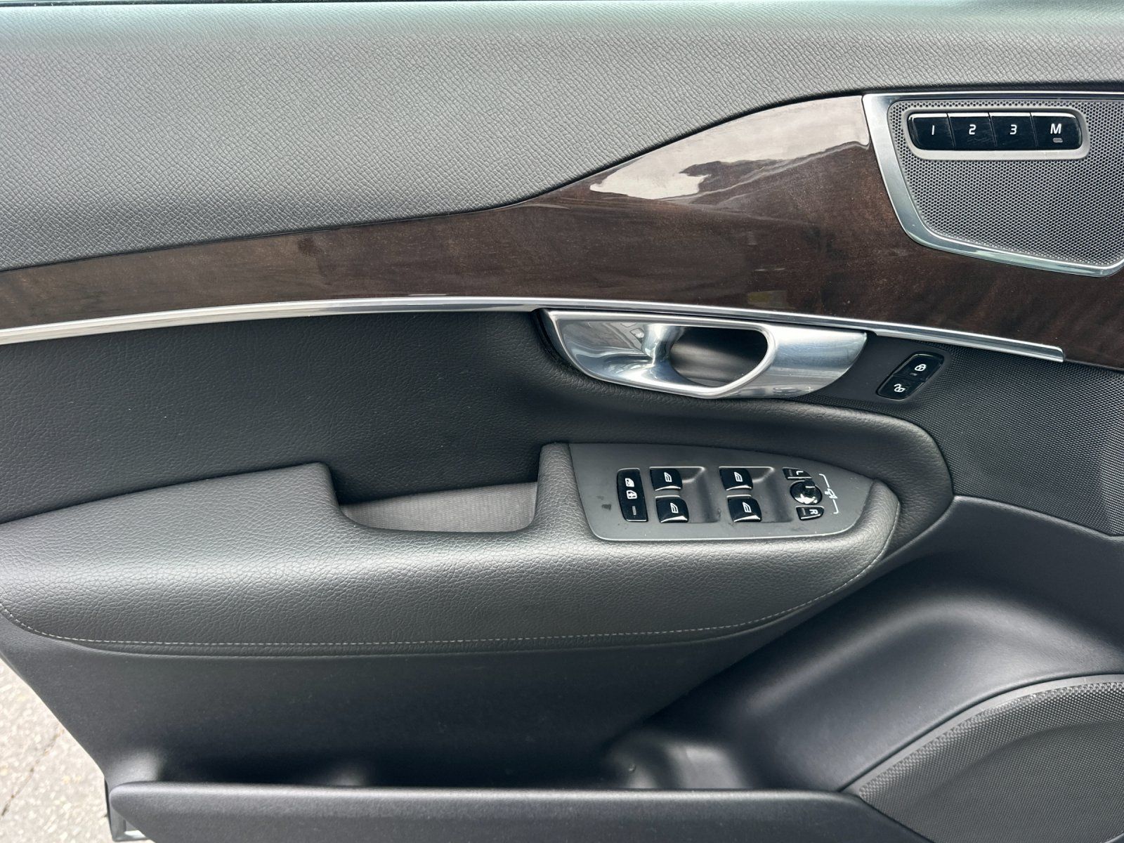 used 2017 Volvo XC90 car, priced at $23,498