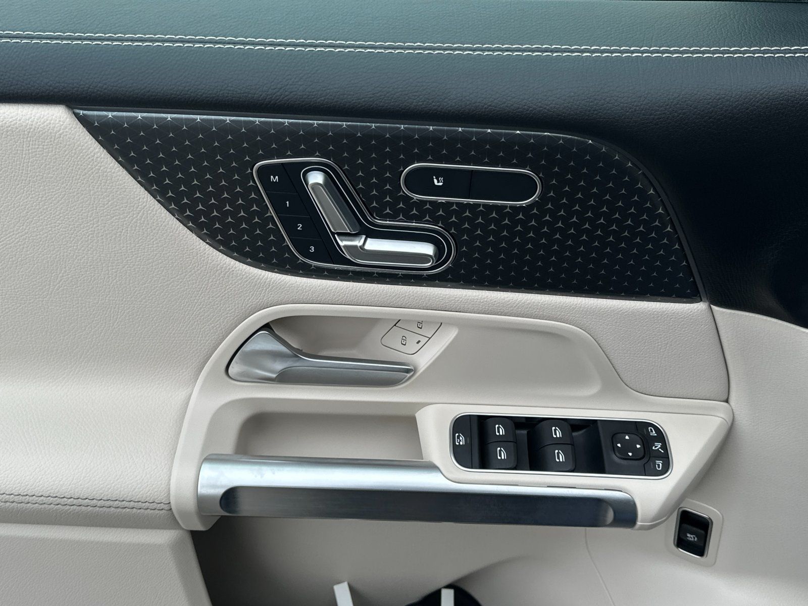 used 2025 Mercedes-Benz GLB car, priced at $41,998