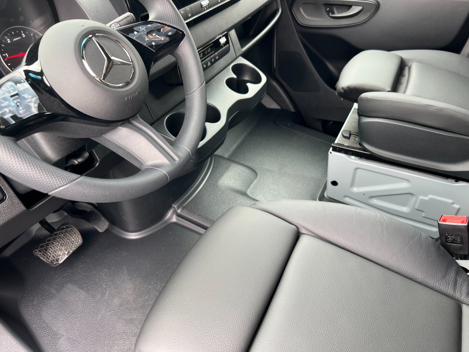 new 2025 Mercedes-Benz Sprinter 2500 car