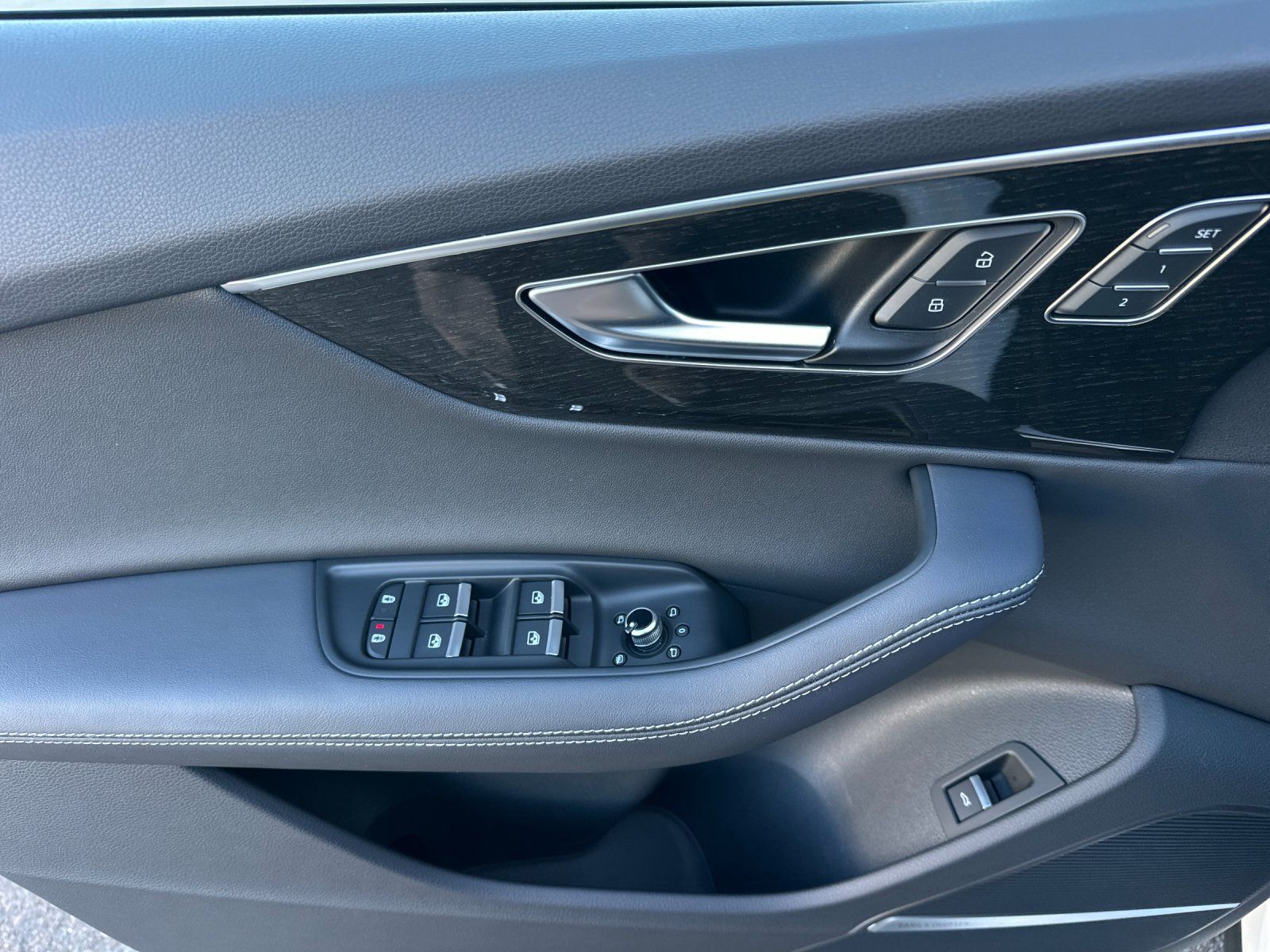 used 2025 Audi Q7 car, priced at $57,998