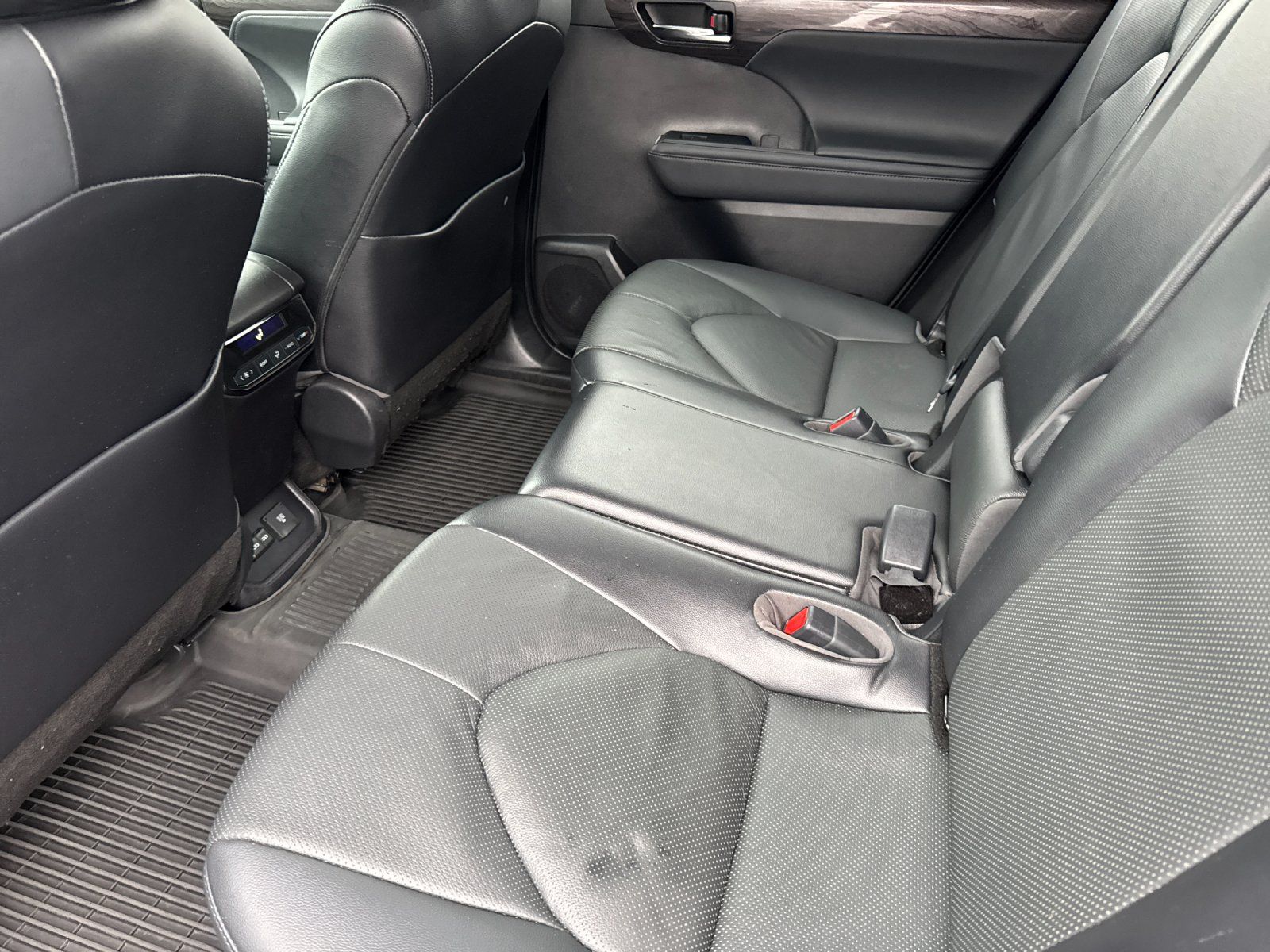 used 2022 Toyota Highlander car, priced at $36,998