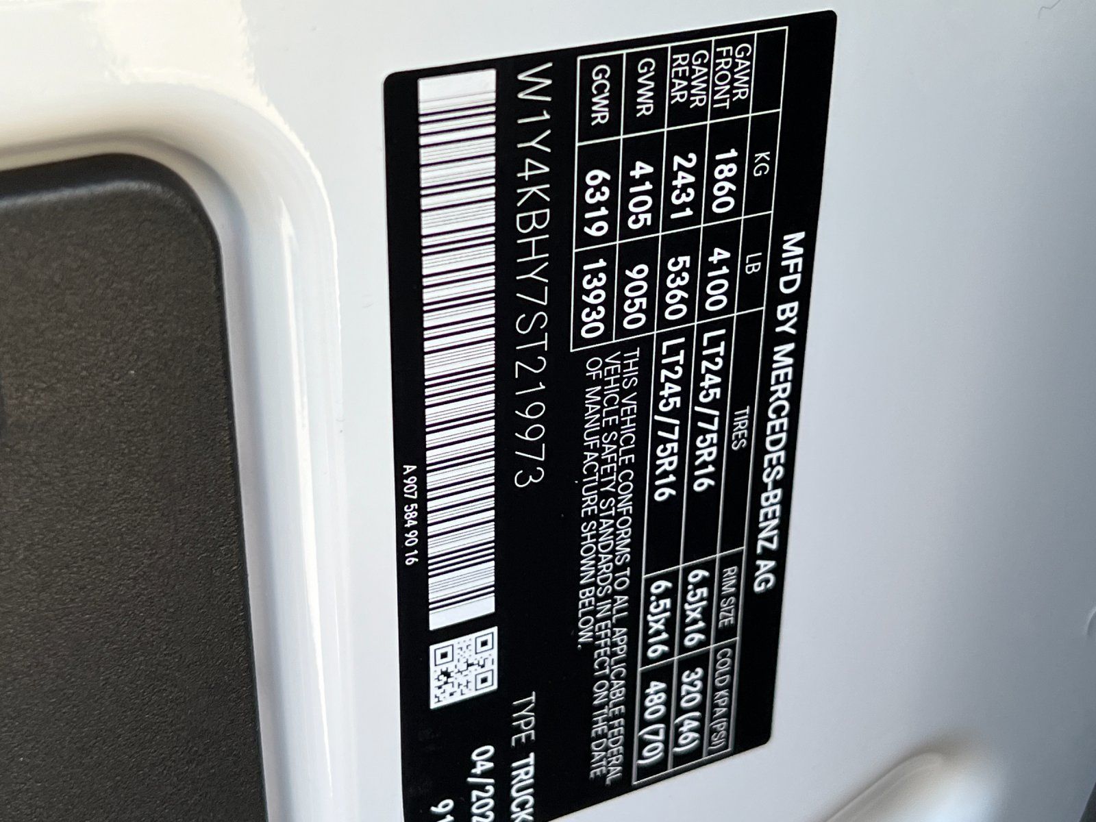 new 2025 Mercedes-Benz Sprinter 2500 car