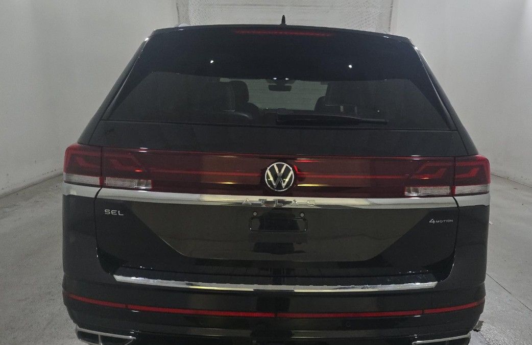 used 2024 Volkswagen Atlas car, priced at $40,998