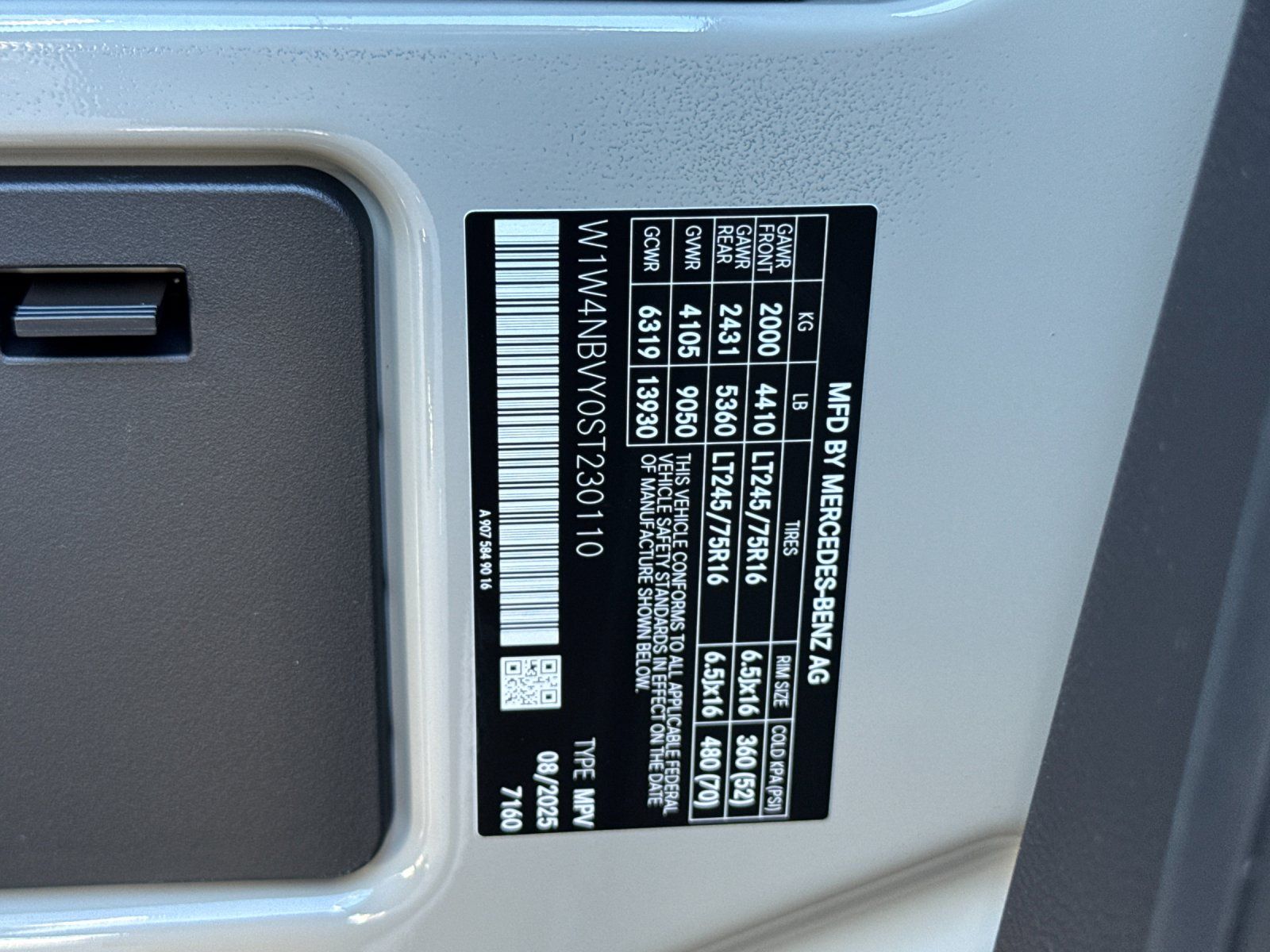 new 2025 Mercedes-Benz Sprinter 2500 car