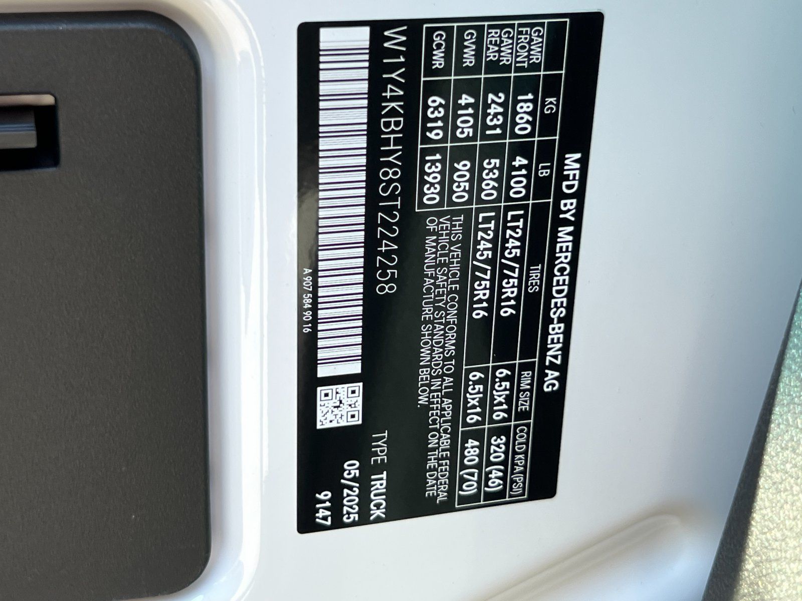 new 2025 Mercedes-Benz Sprinter 2500 car