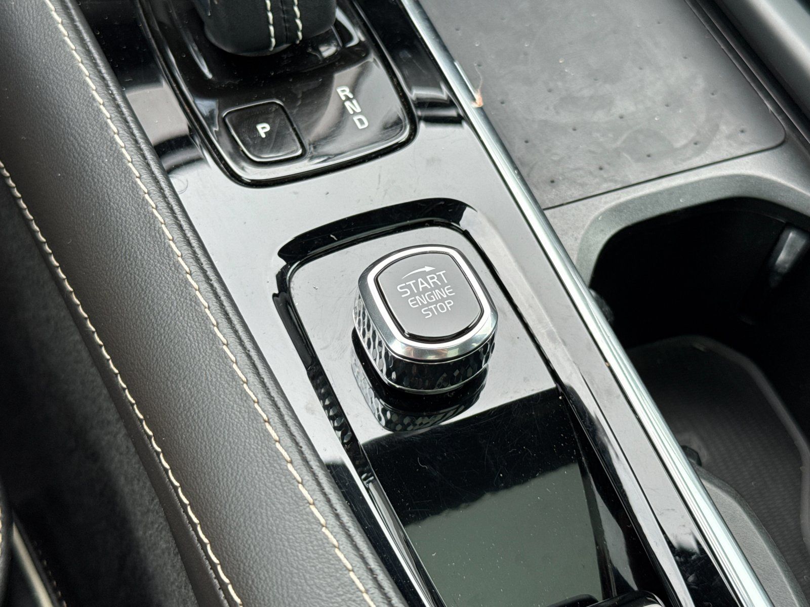 used 2022 Volvo XC90 Recharge Plug-In Hybrid car, priced at $45,998