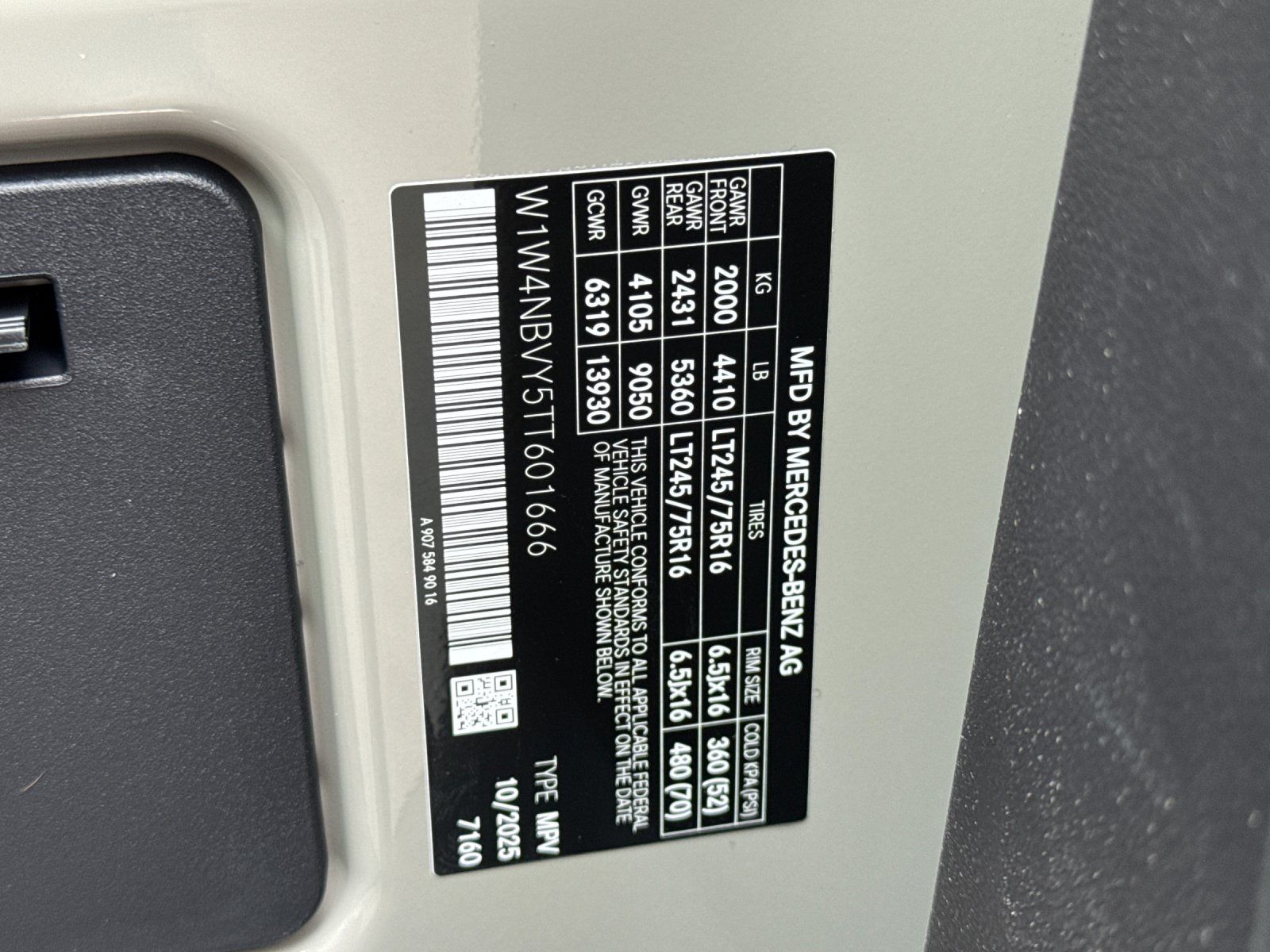 new 2026 Mercedes-Benz Sprinter 2500 car