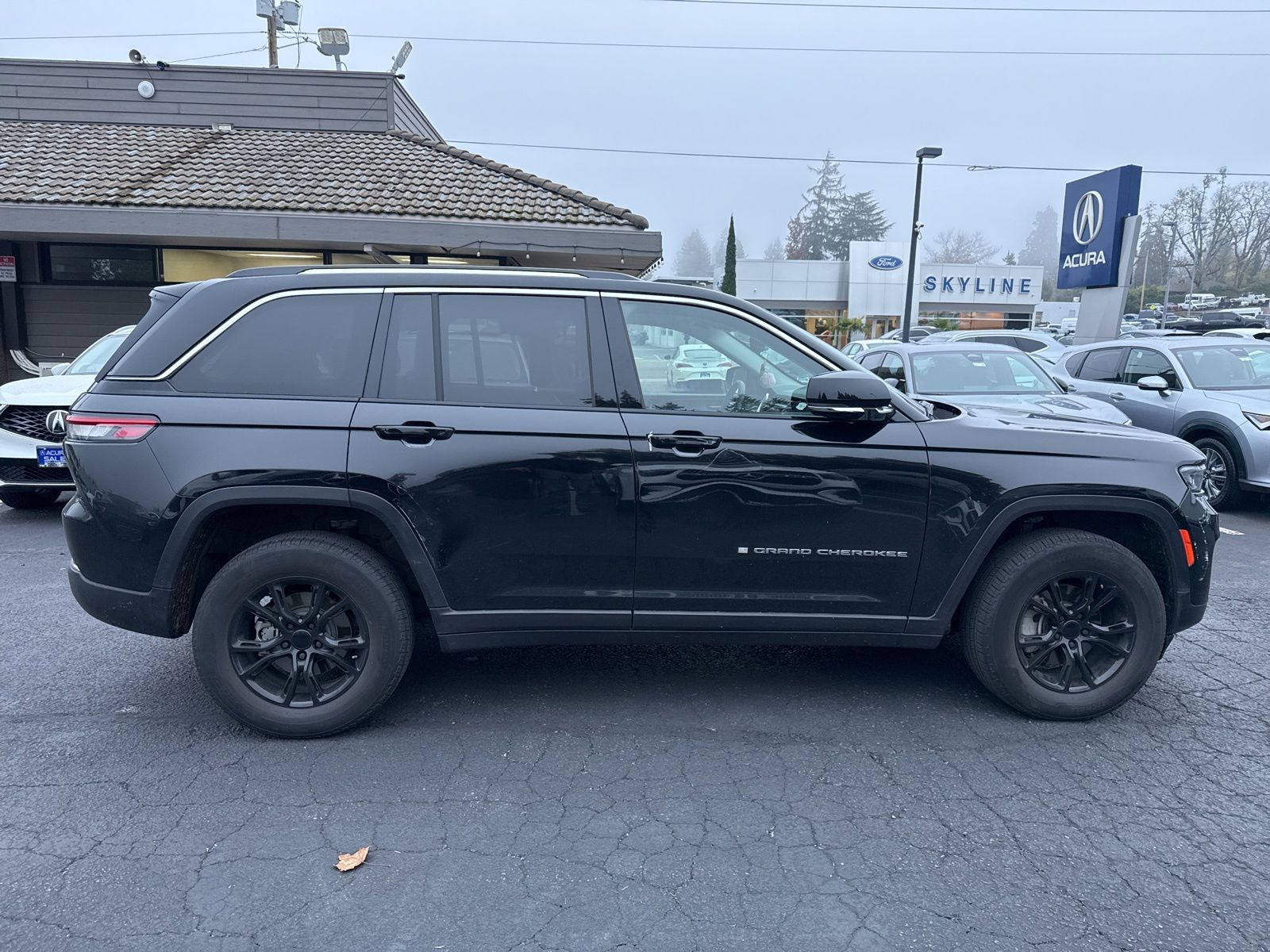 used 2023 Jeep Grand Cherokee car, priced at $29,998