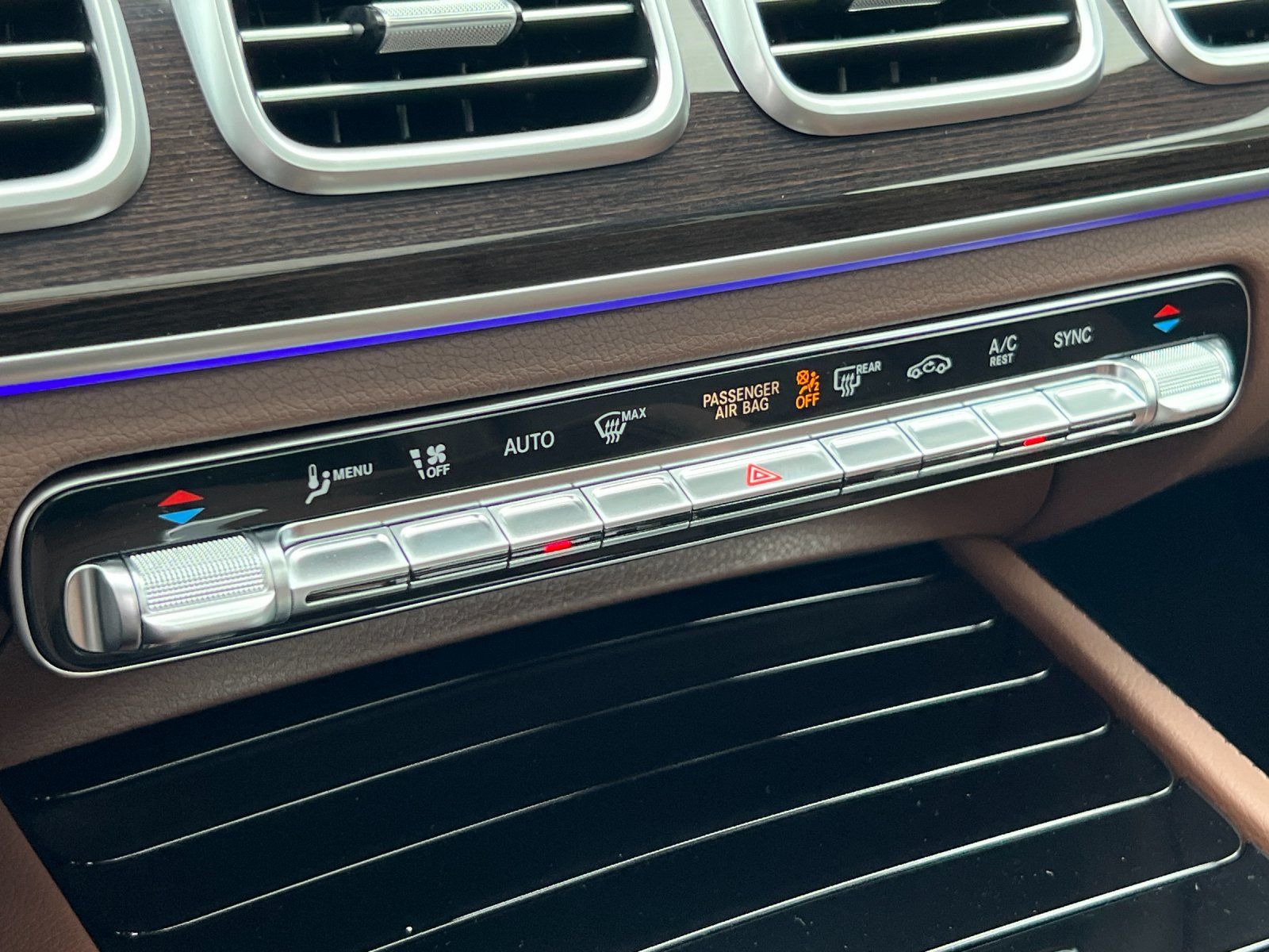 new 2025 Mercedes-Benz GLS car