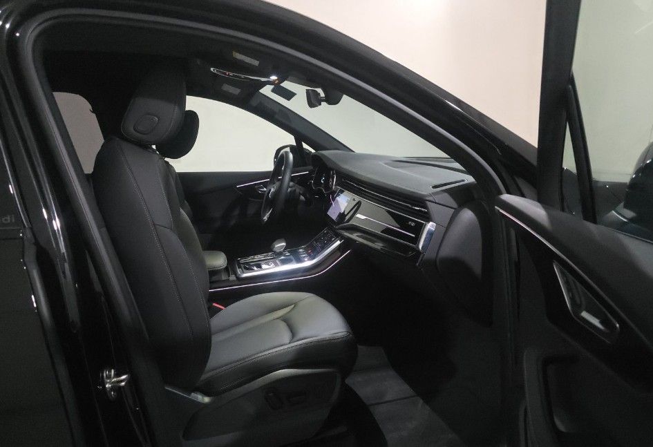 used 2025 Audi Q7 car, priced at $62,998