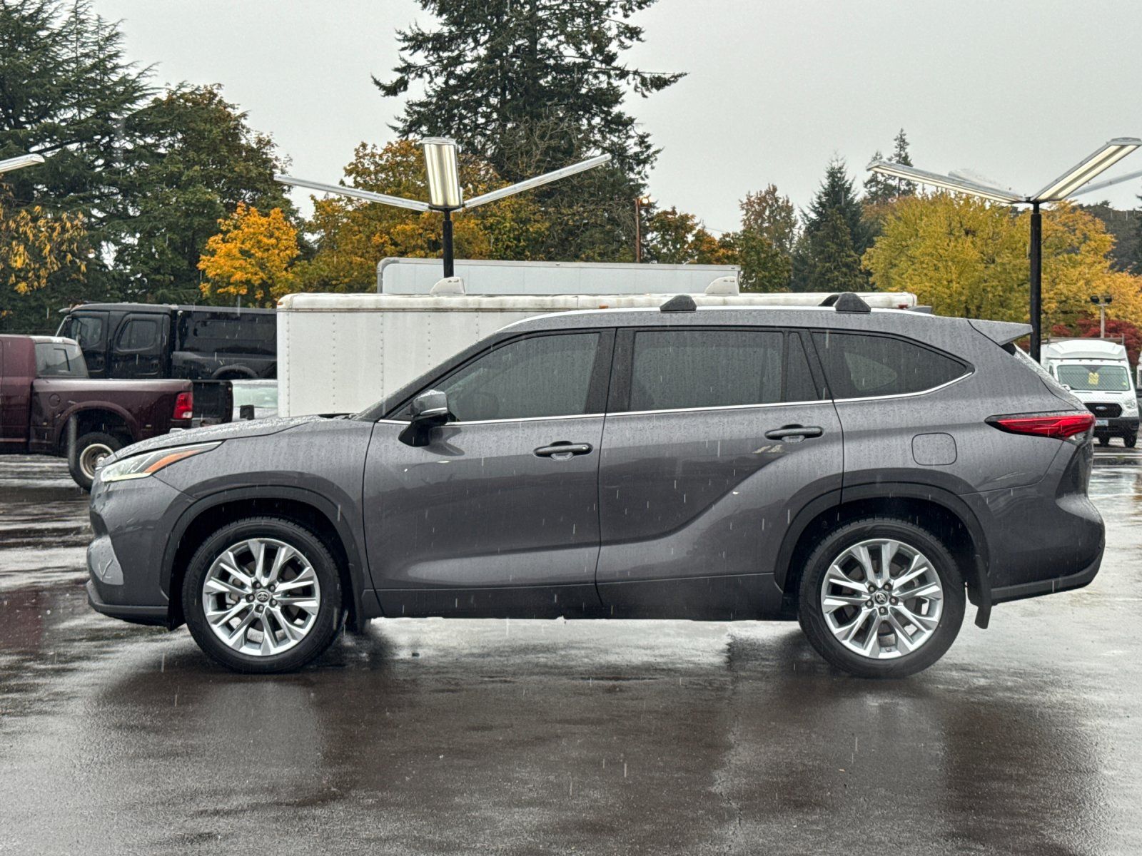 used 2022 Toyota Highlander car, priced at $36,998