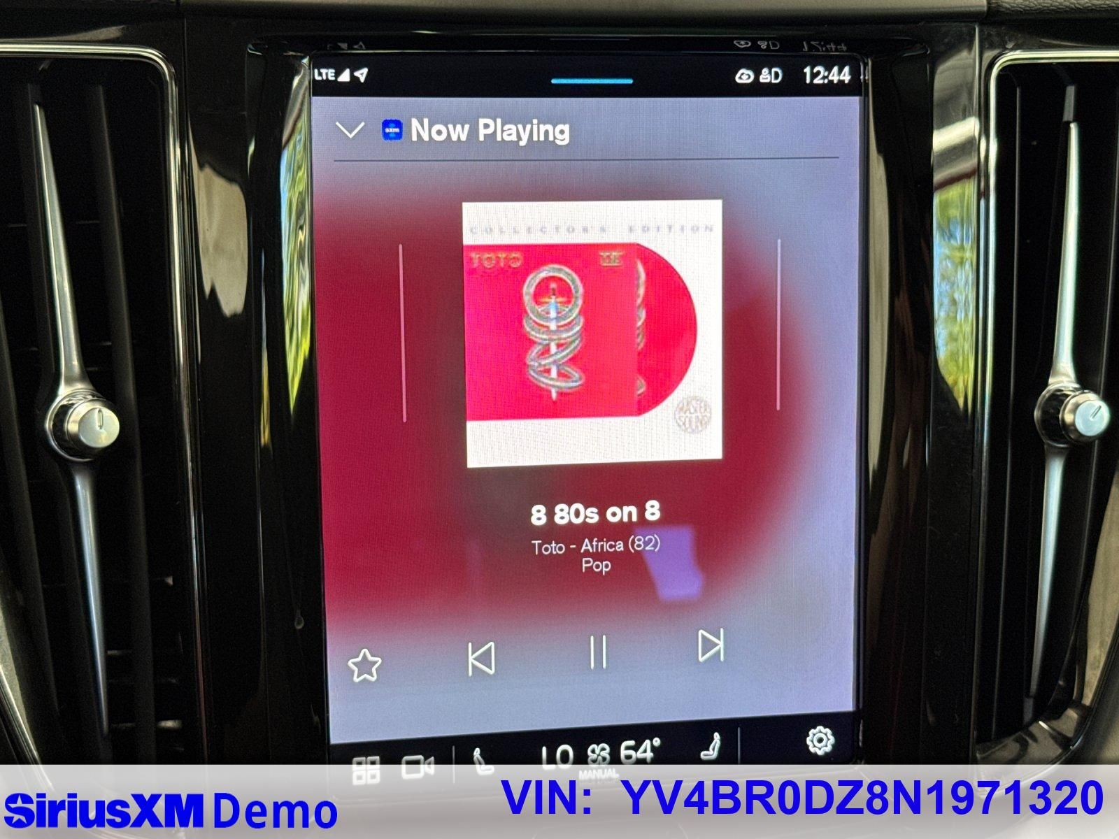 used 2022 Volvo XC60 Recharge Plug-In Hybrid car, priced at $33,498