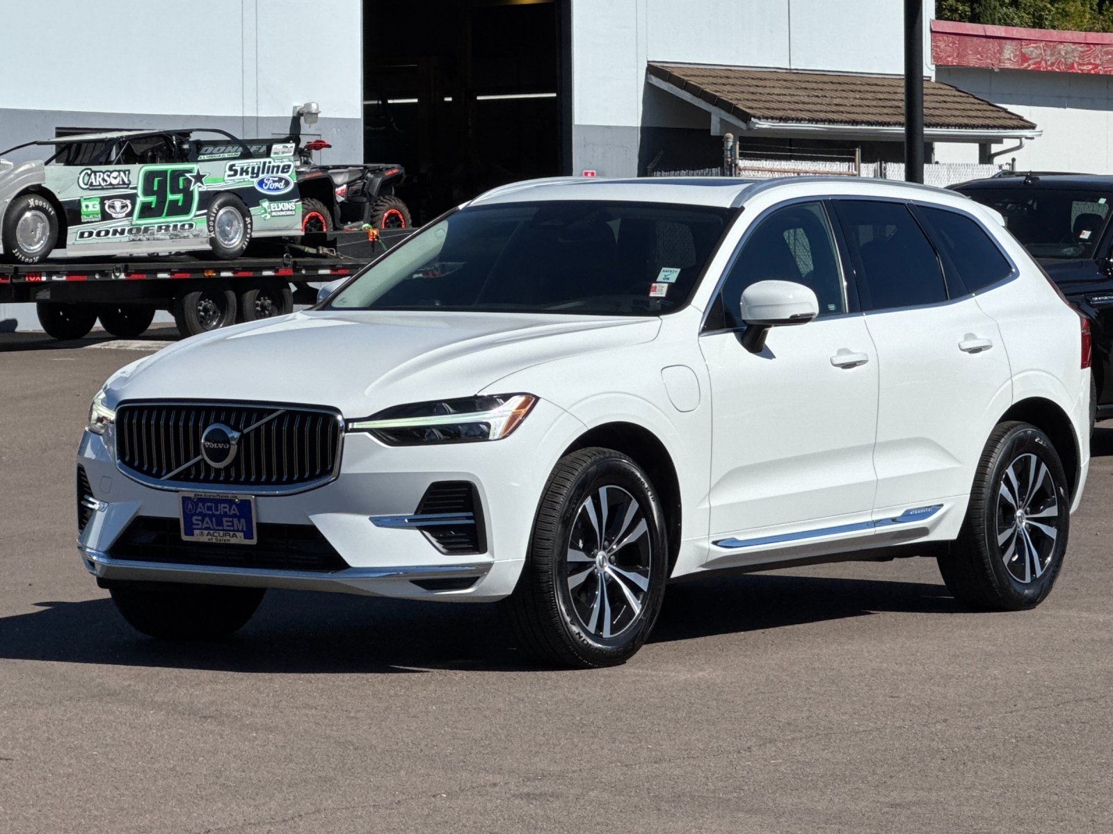 used 2022 Volvo XC60 Recharge Plug-In Hybrid car, priced at $33,498