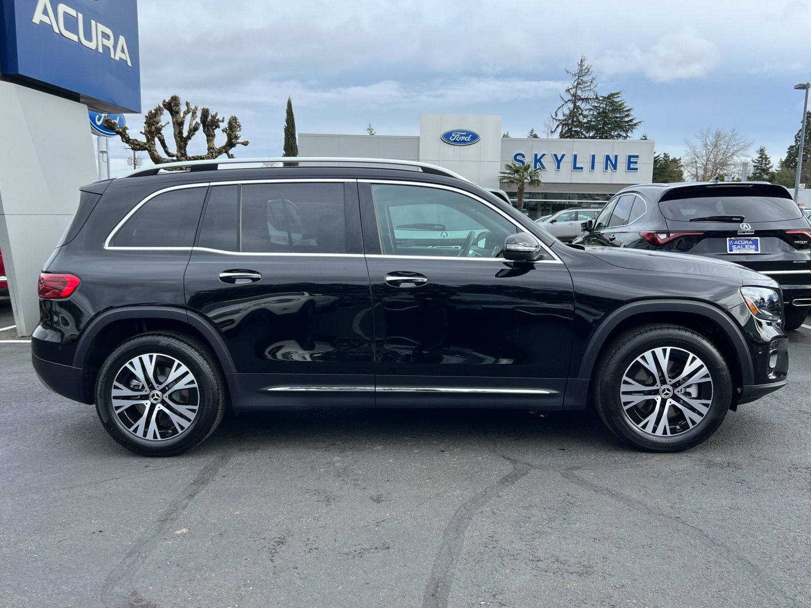 used 2024 Mercedes-Benz GLB car, priced at $40,998