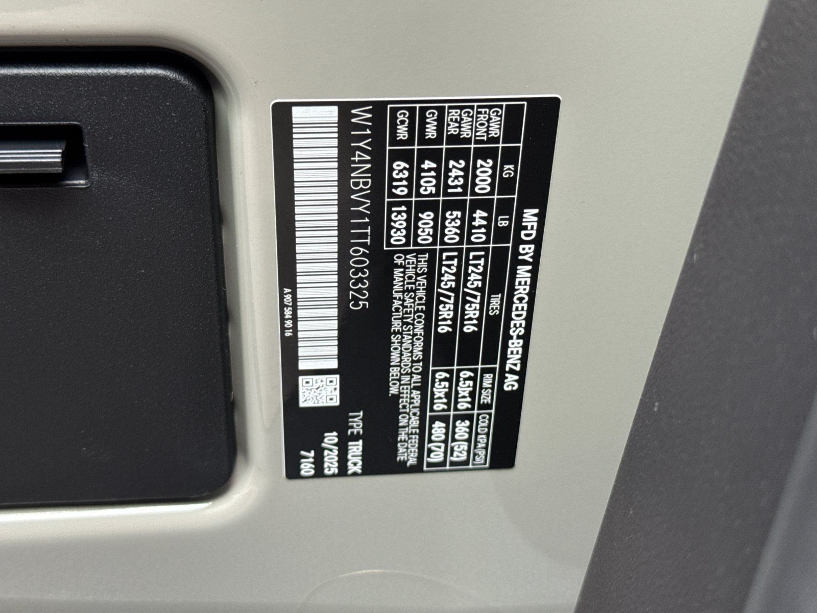 new 2026 Mercedes-Benz Sprinter 2500 car