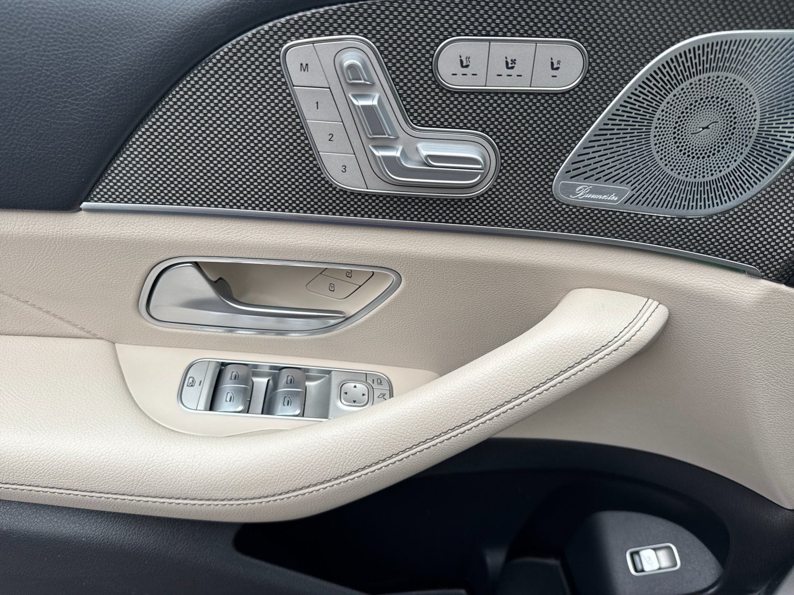 used 2020 Mercedes-Benz GLE car, priced at $34,998