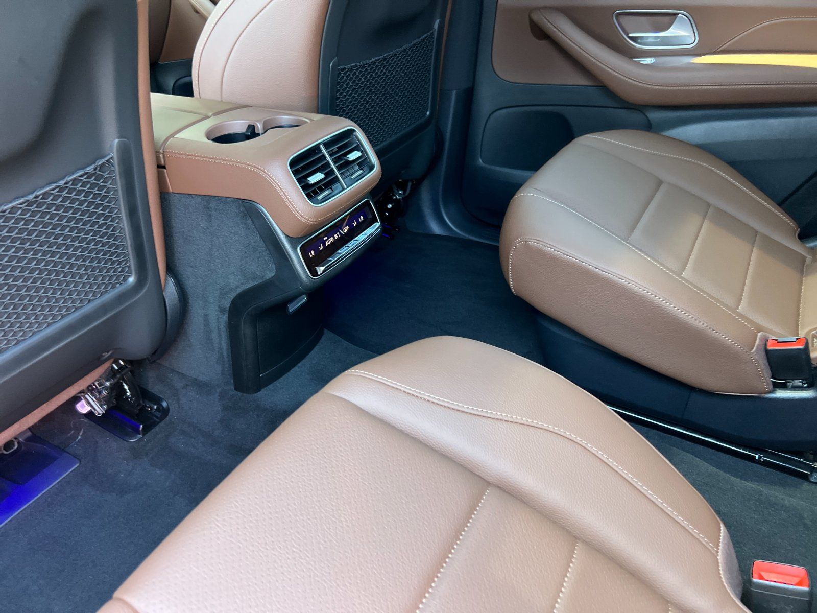 new 2025 Mercedes-Benz GLS car