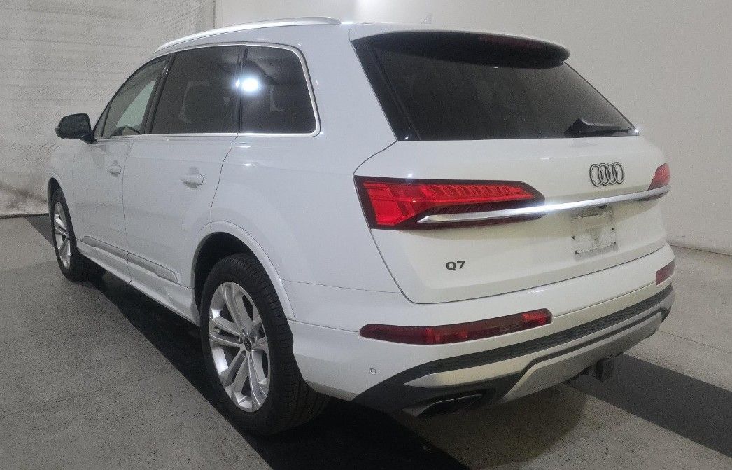 used 2025 Audi Q7 car, priced at $58,998