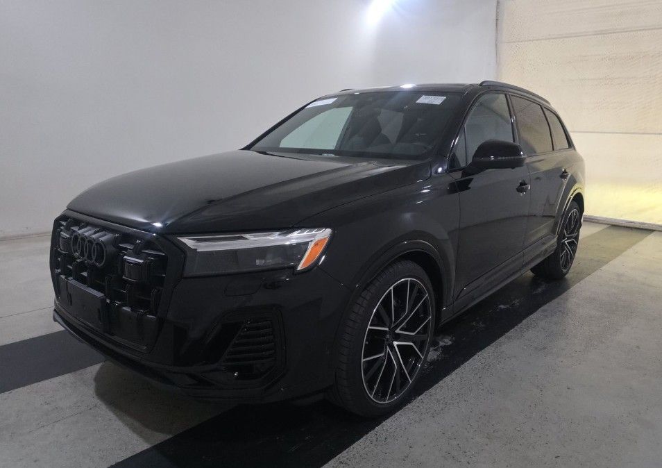 used 2025 Audi Q7 car, priced at $62,998