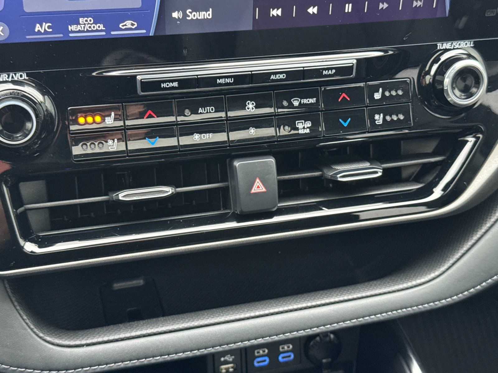 used 2022 Toyota Highlander car, priced at $36,998