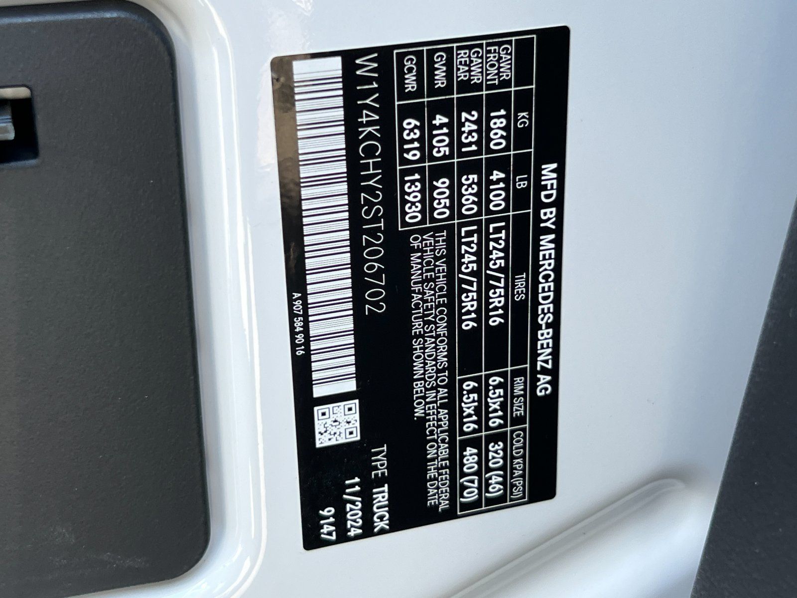 new 2025 Mercedes-Benz Sprinter 2500 car