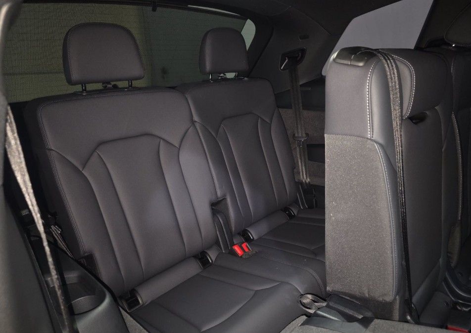 used 2025 Audi Q7 car, priced at $62,998