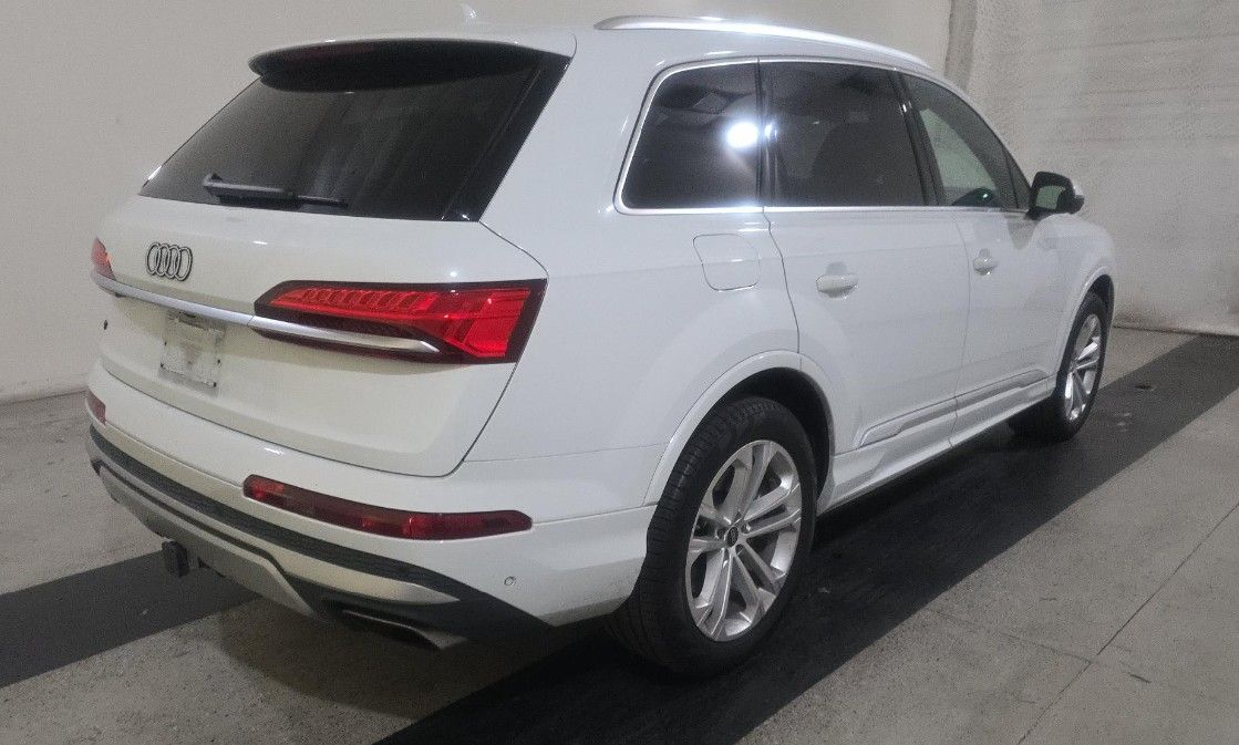 used 2025 Audi Q7 car, priced at $58,998