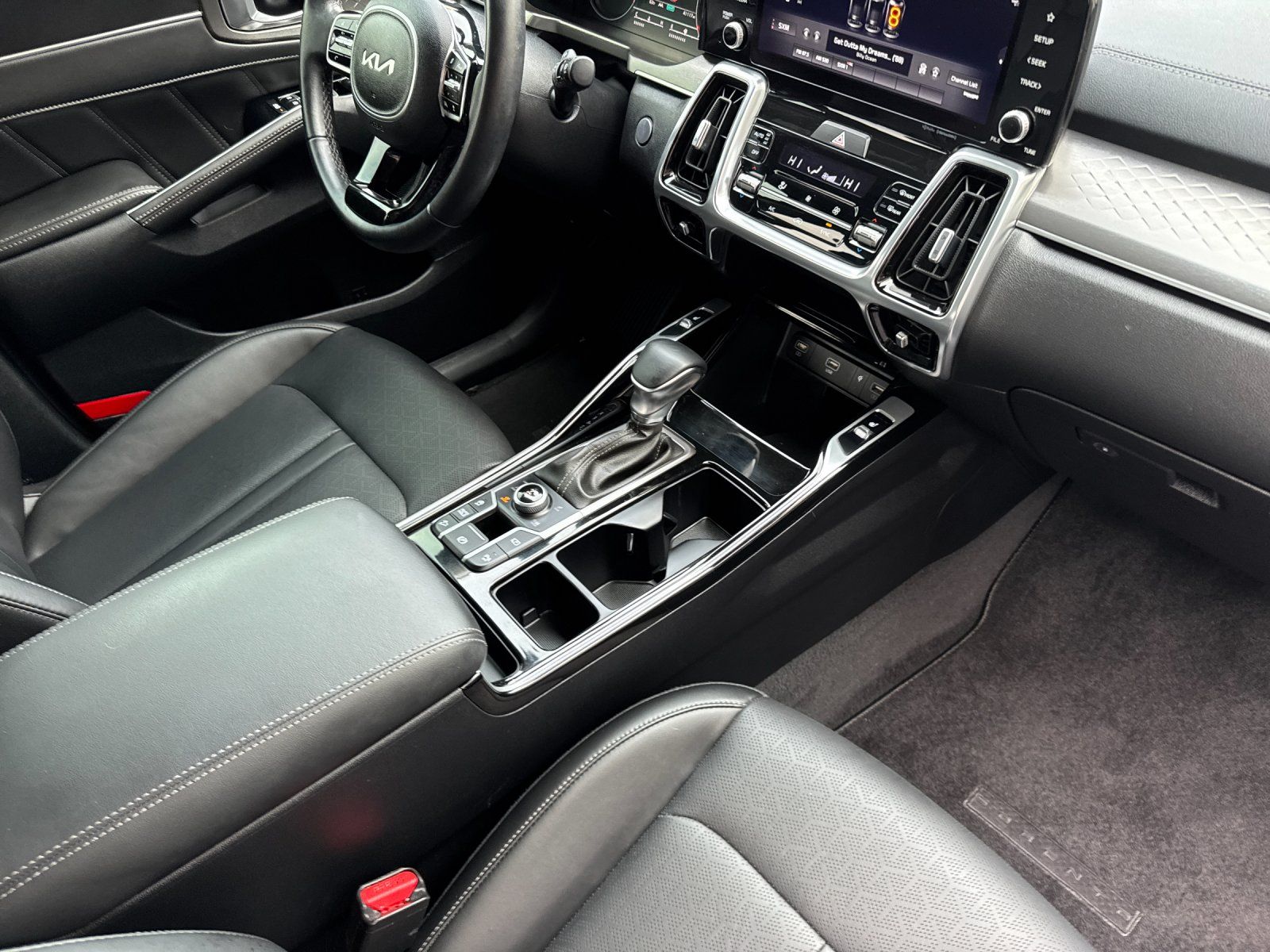 used 2022 Kia Sorento car, priced at $29,998