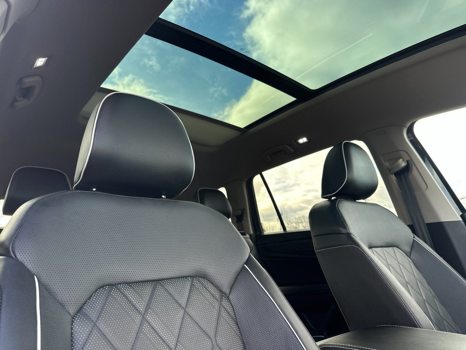 used 2024 Volkswagen Atlas car, priced at $40,998