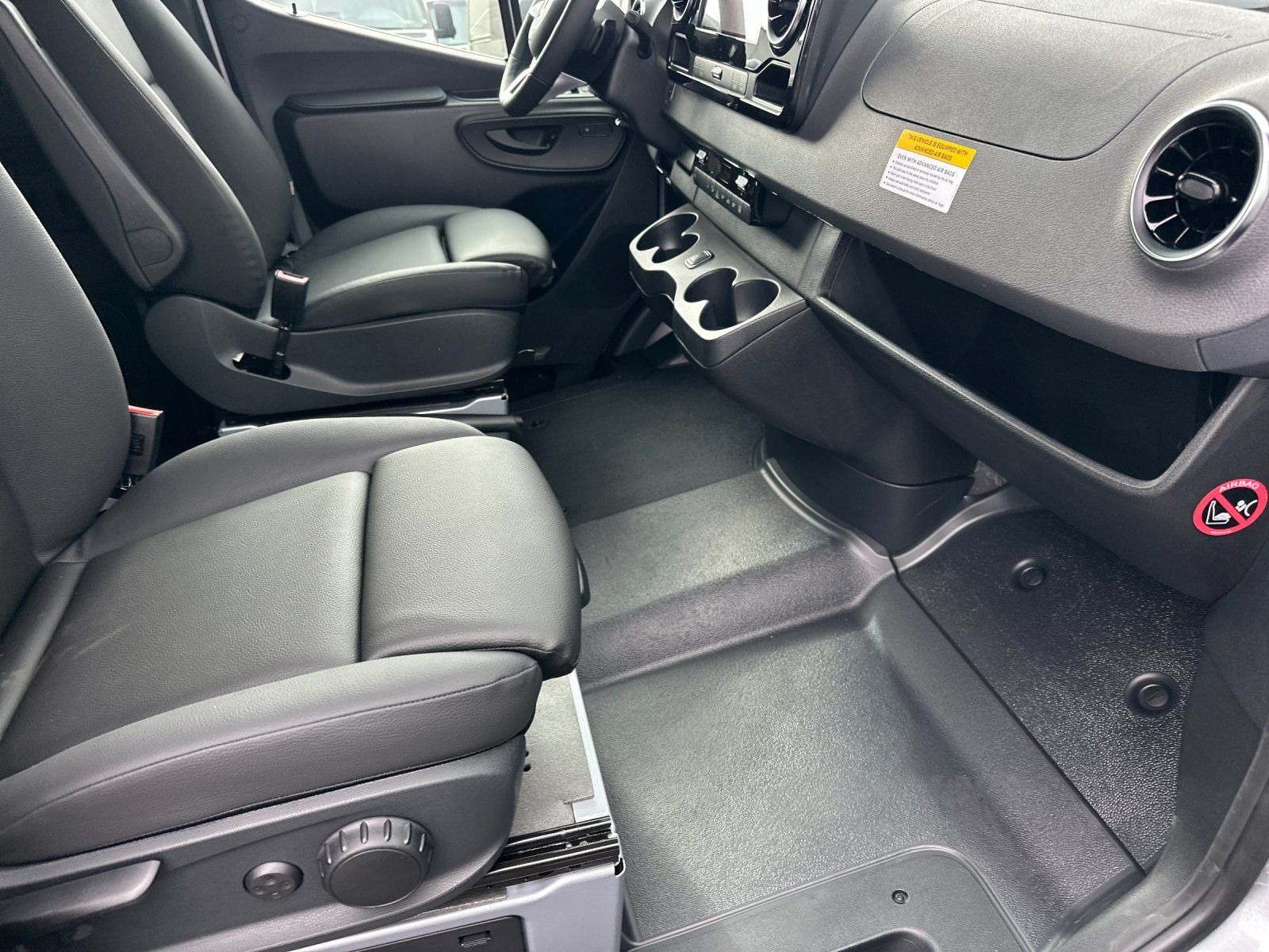 new 2025 Mercedes-Benz Sprinter 2500 car