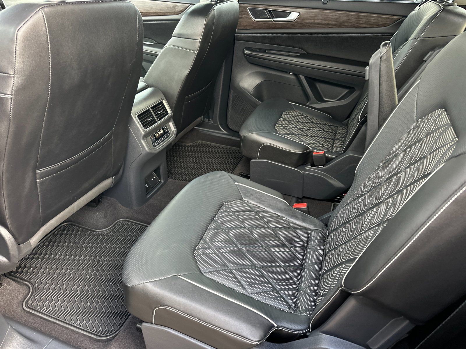 used 2024 Volkswagen Atlas car, priced at $40,998