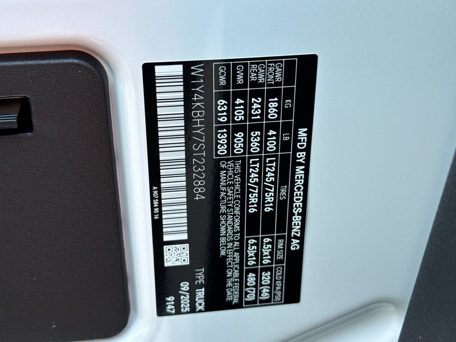 new 2025 Mercedes-Benz Sprinter 2500 car