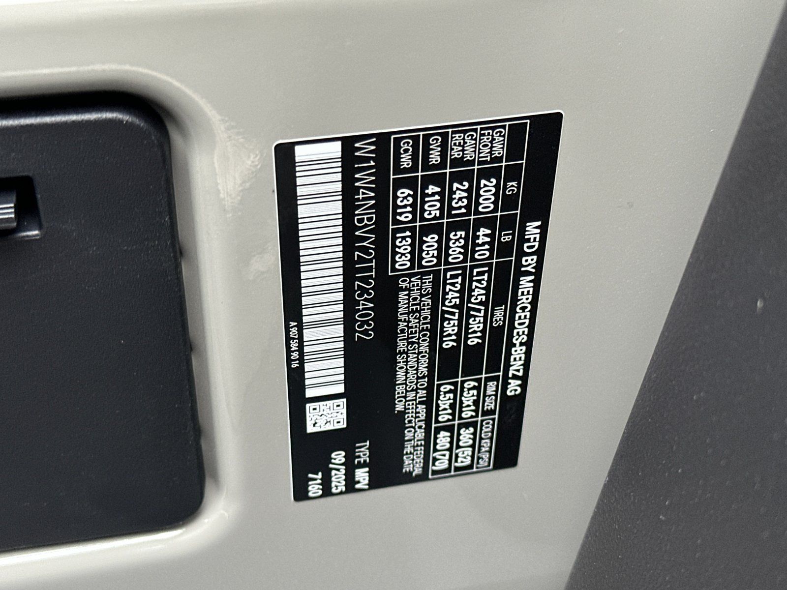 new 2026 Mercedes-Benz Sprinter 2500 car