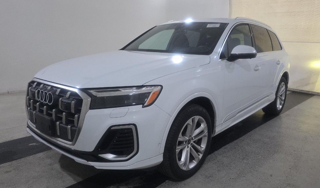 used 2025 Audi Q7 car, priced at $58,998